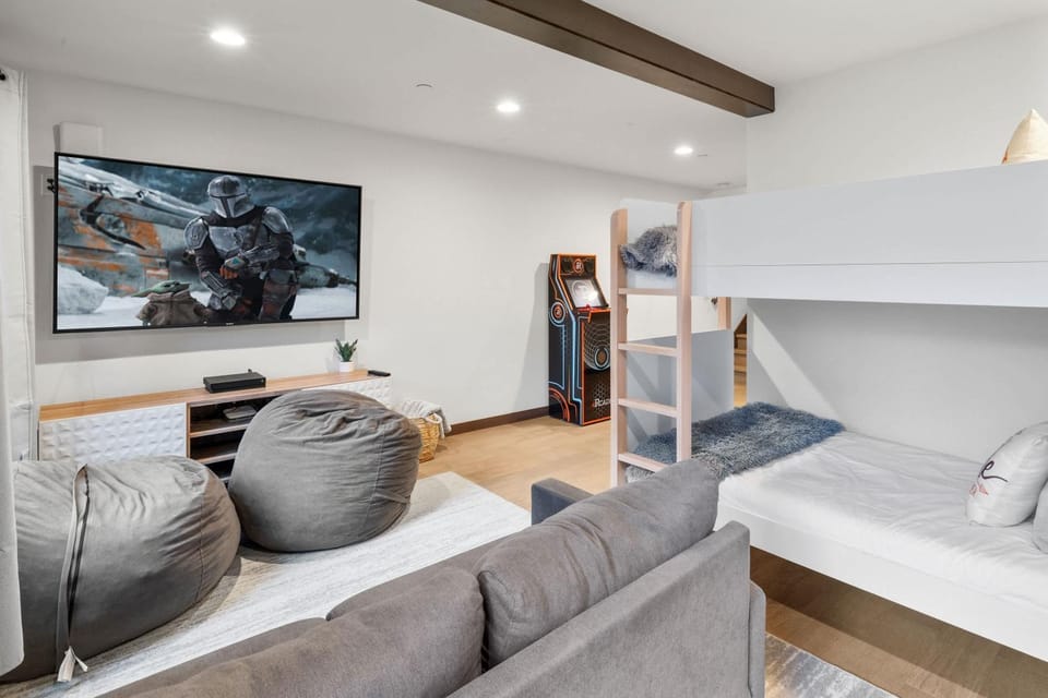 Cascade Corner Chalet House in Kittitas County
