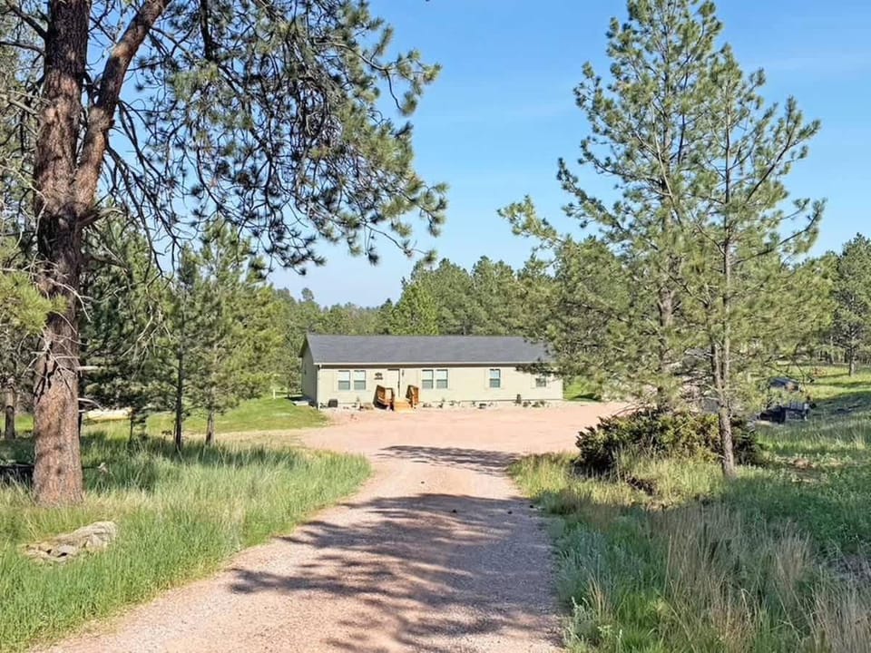Buckhorn Cottage House in West Custer Township
