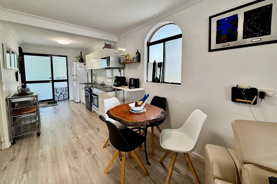 Coastal Sea Breeze 1Bedrm Retreat Scarborough Apartment in Perth