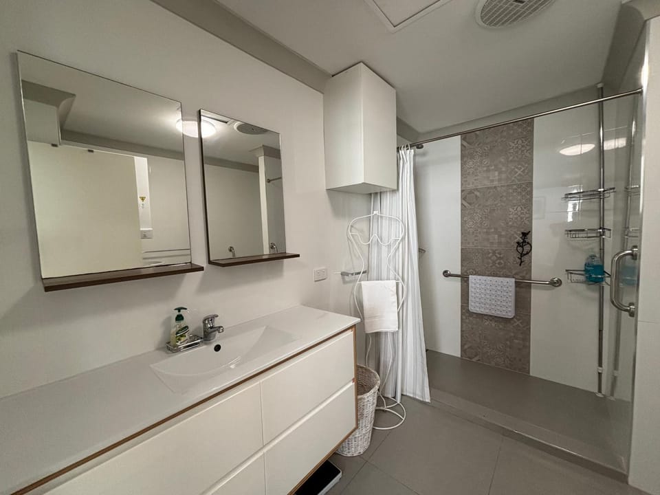 Coastal Sea Breeze 1Bedrm Retreat Scarborough Apartment in Perth