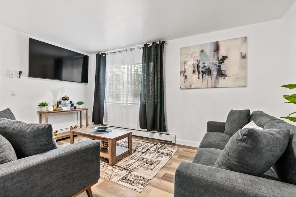 Cozy Anchorage Retreat Near Airport & Downtown Apartment in Spenard