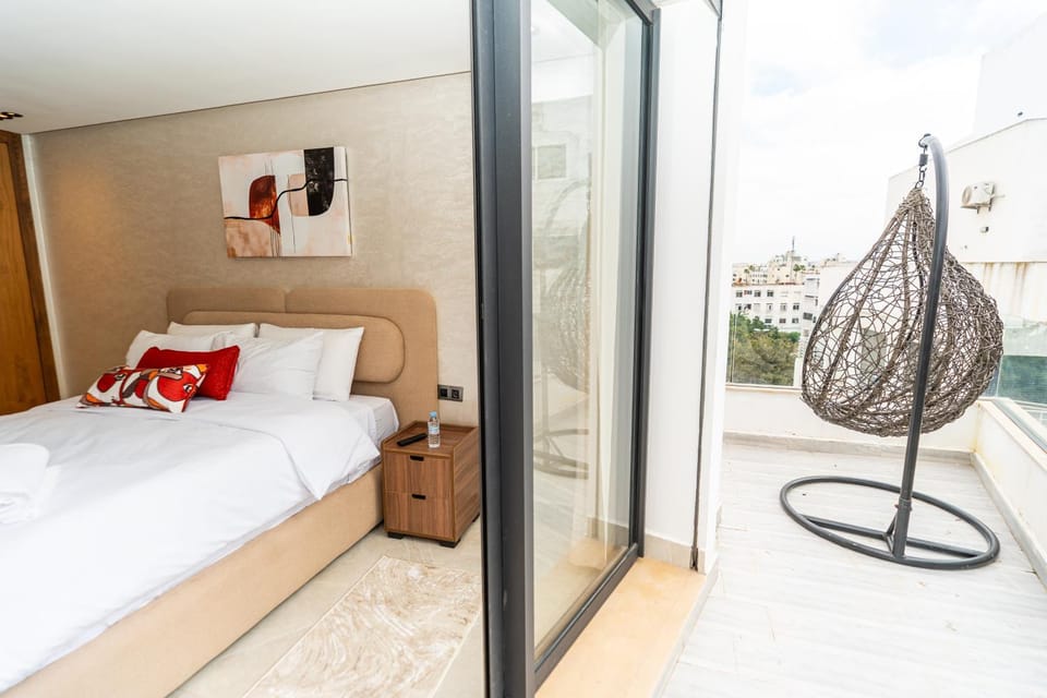 In The Heart Of Maarif Area Val Fleuri Central Bright & Cosy Apartment 1 Bedroom Balcony & Ultra Rapid Fiber Wifi Secured Area Carrefour Close To The Residence Apartment in Casablanca