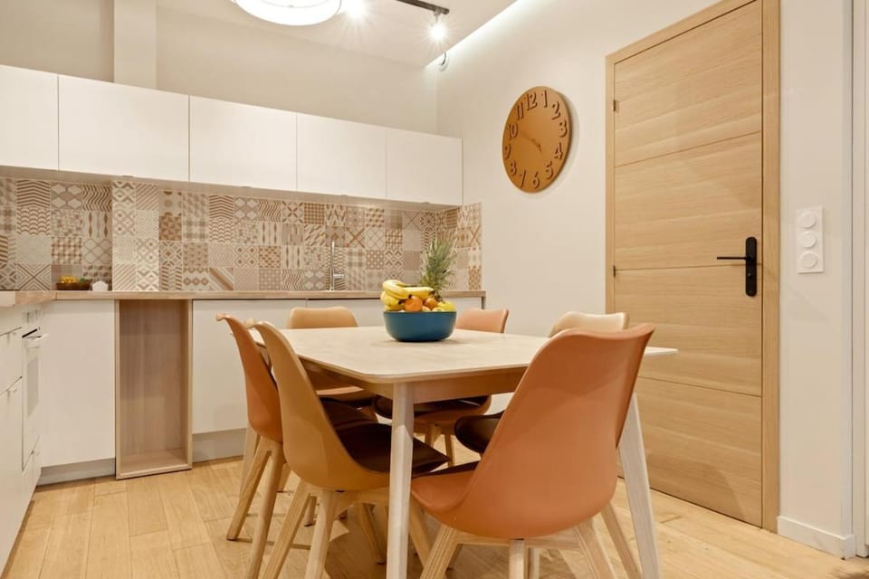 Appartement refait à neuf - 6 perssones - Paris Apartment in Paris
