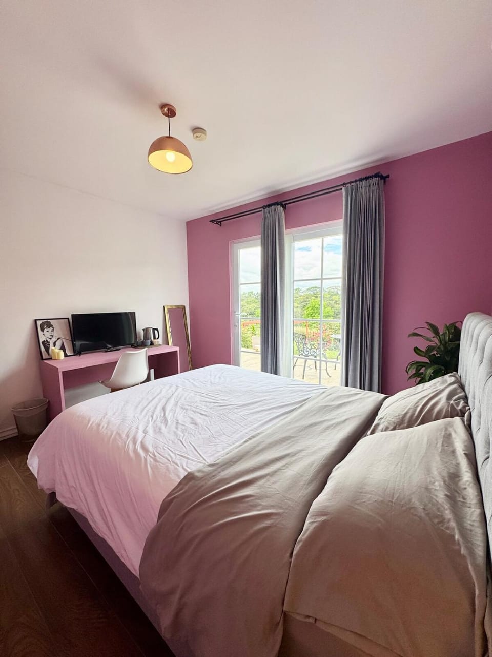Bed, TV and multimedia