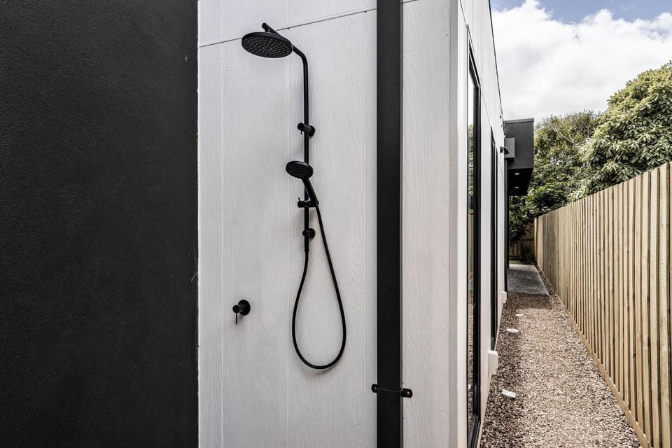 Perfect Family Getaway, Stylish, Steps to Beach House in Point Lonsdale