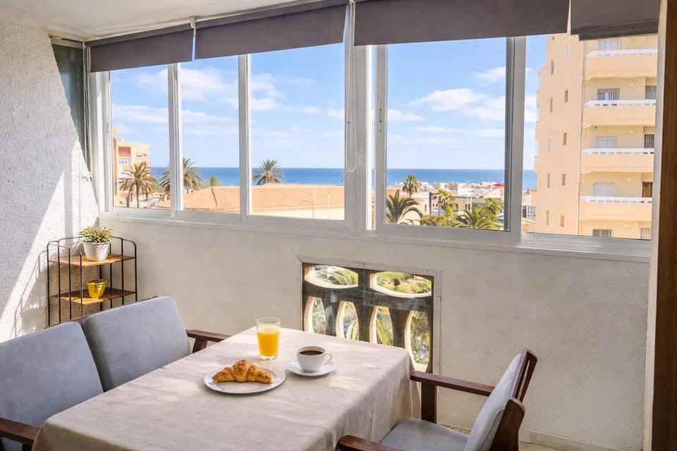 View (from property/room), Balcony/Terrace, Dining area, Sea view