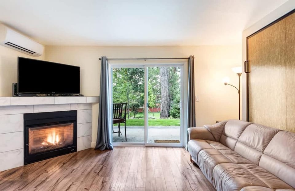 Ground-floor Condo near Pioneer Park and Downtown House in Bend