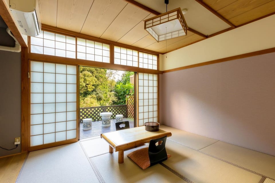 Living room, Seating area, Dining area, air conditioner