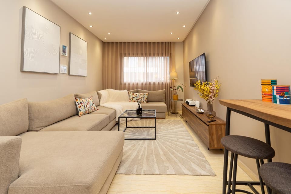Spacious Apartment in Oasis, Casablanca Apartment in Casablanca