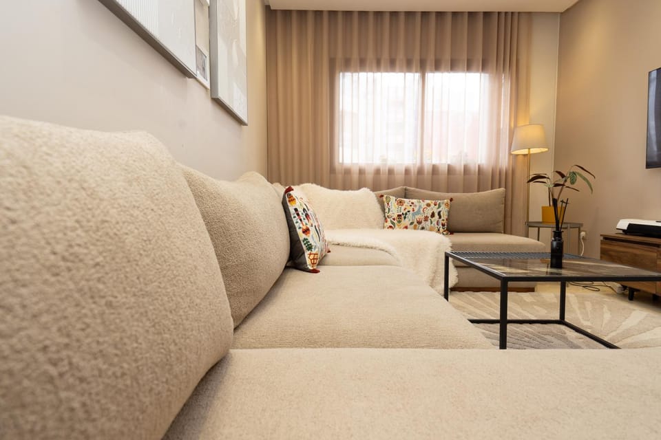 Spacious Apartment in Oasis, Casablanca Apartment in Casablanca