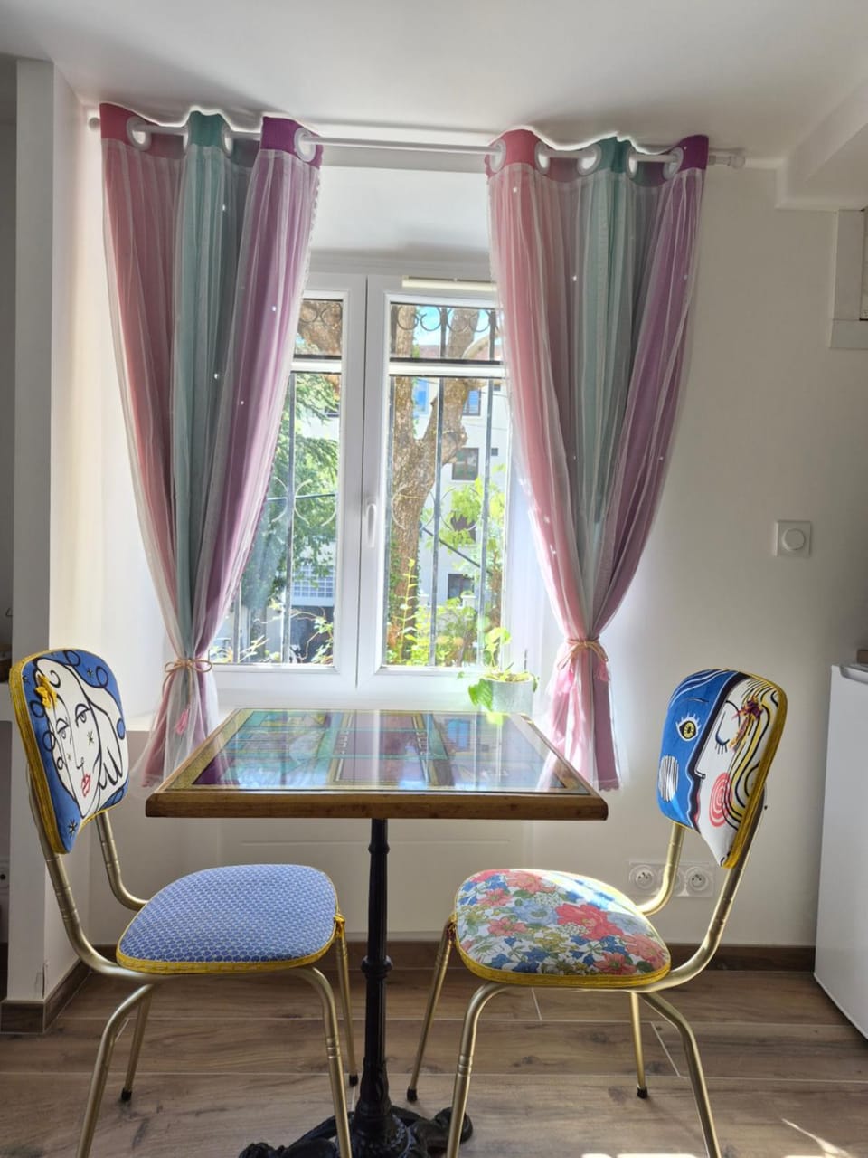 Pigments & Pastels Apartment in French Riviera