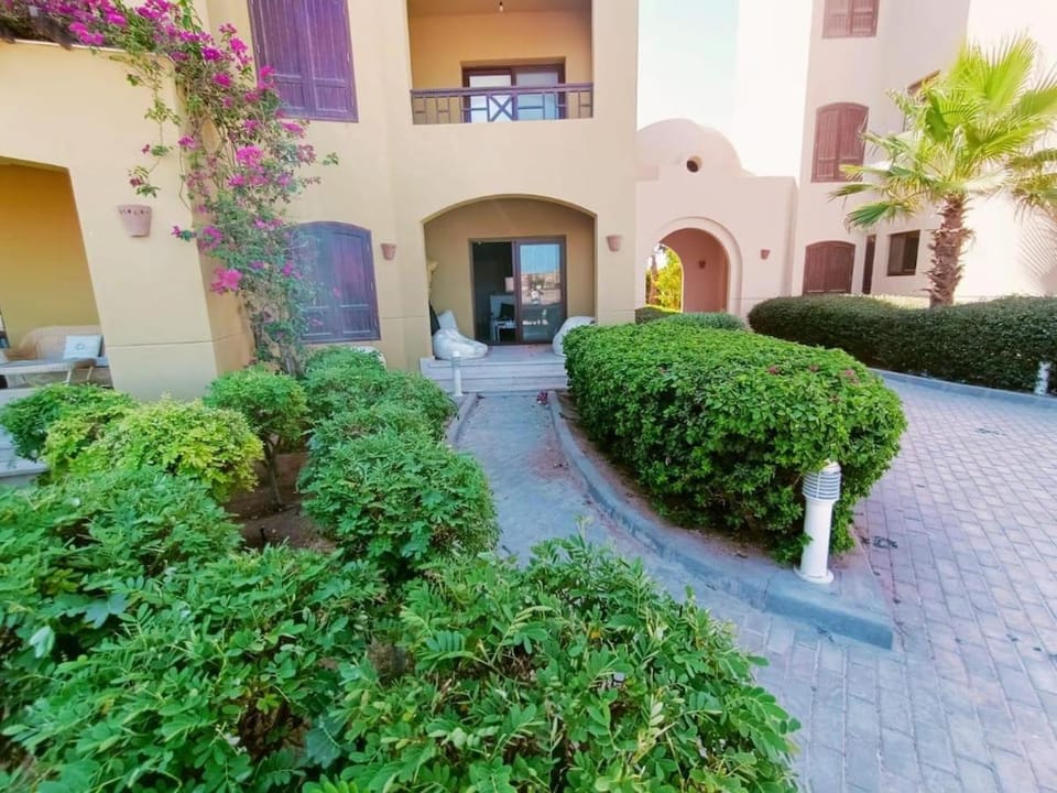 Cozy Sabina Getaway new 1 bedroom by the pool & lagoon Apartment in Hurghada