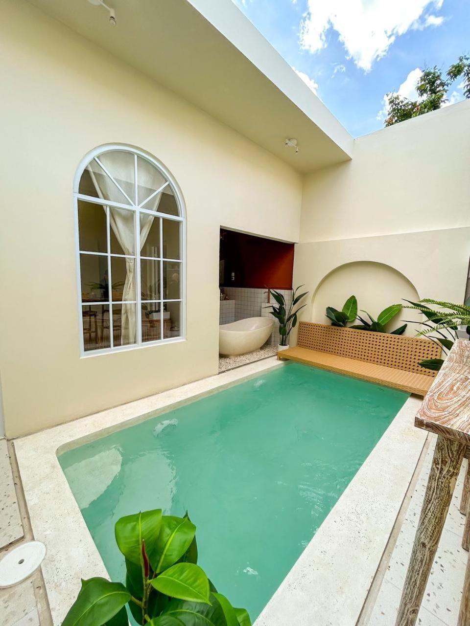 Swimming pool