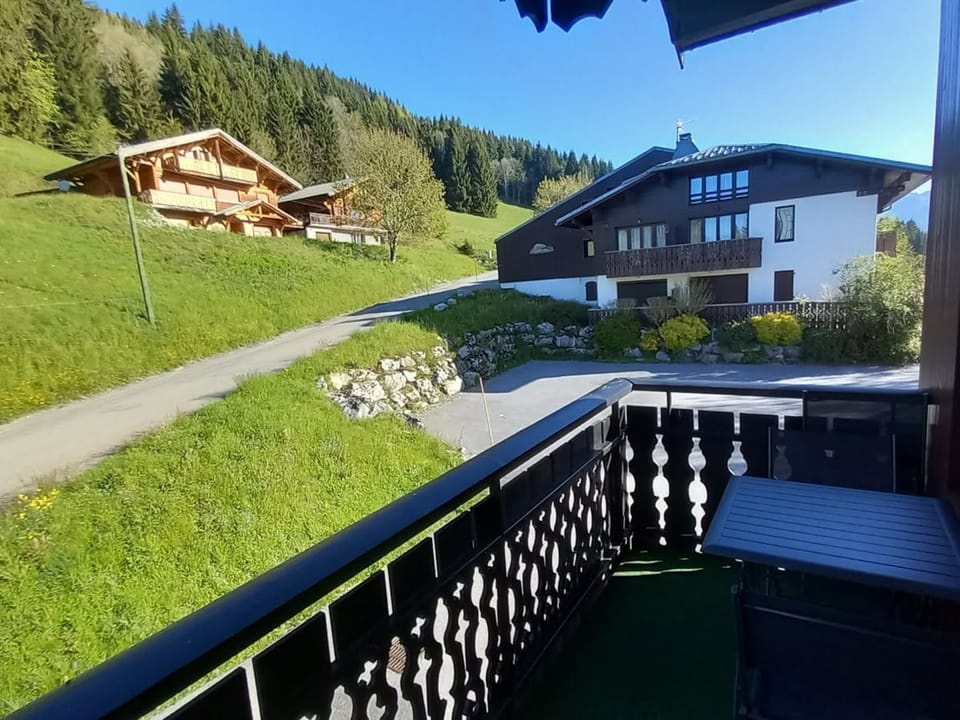 Chalet confortable avec parking - 4 pers. - FR-1-671-337 Apartment in Les Gets