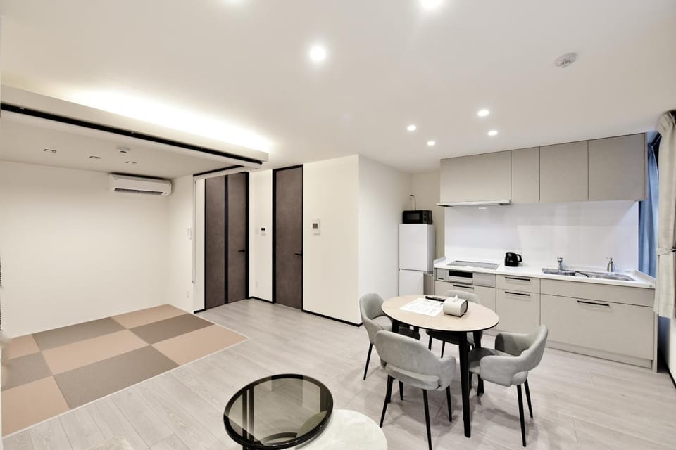 Room 201 Japanese 3LDK,Tatami,15min to Dotonbori,Family Stay Apartment in Osaka