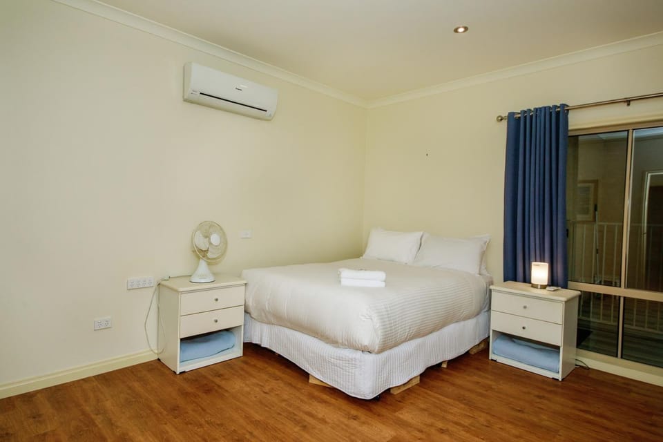 Barry's Riverside Retreat House in Bundalong