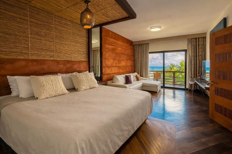 Prime Rooftop Pool at Aldea Thai Apartment in Playa del Carmen