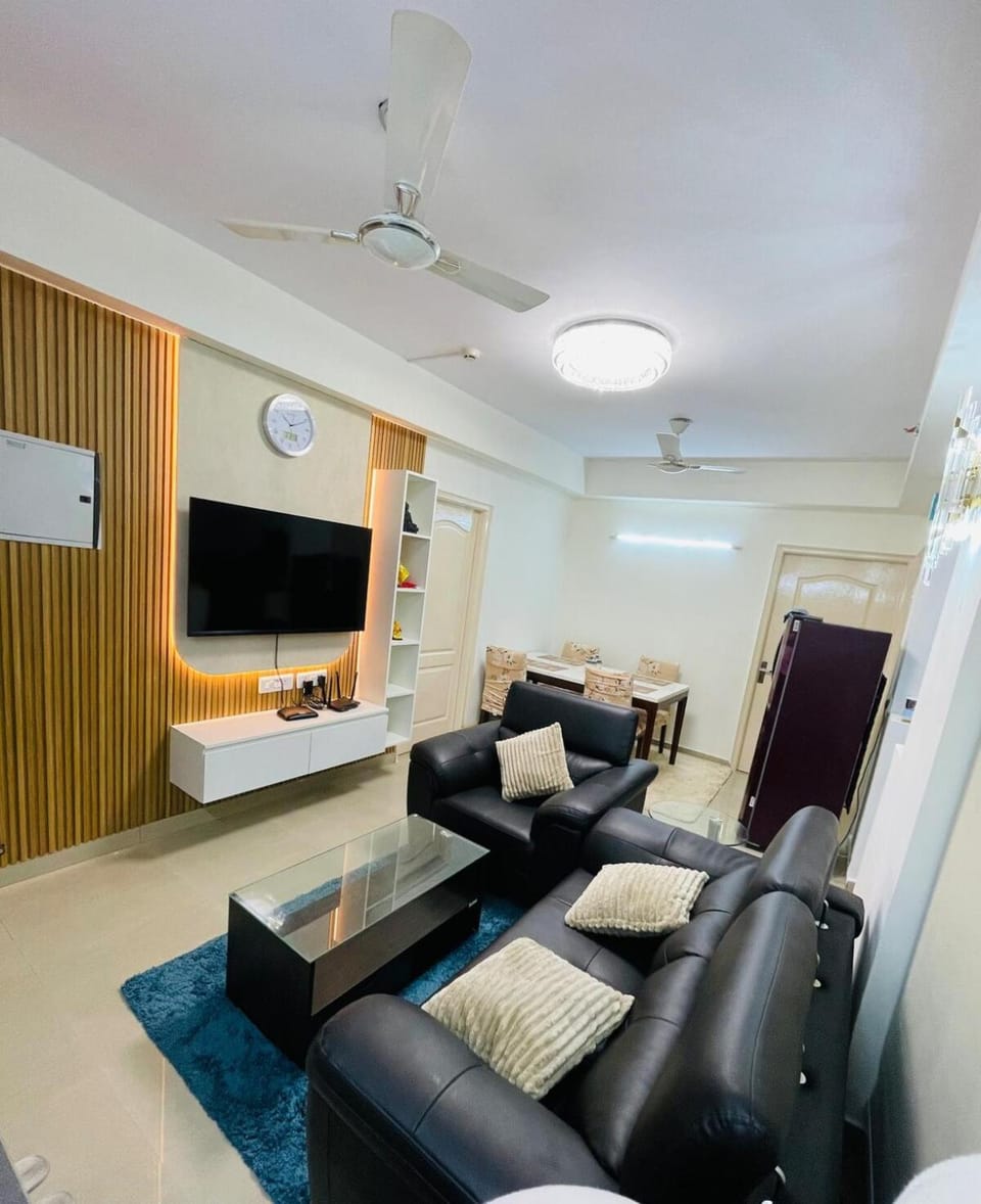 Peaceful Ved Van View Apartment Hyde Park Noida Apartment in Noida