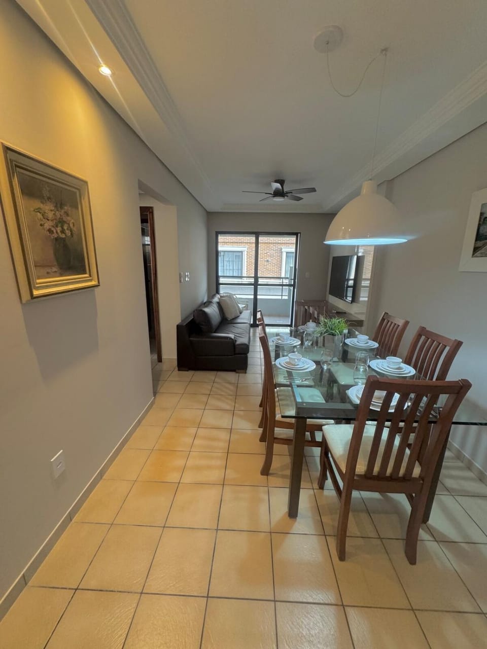 05 - Apê poucos metros da praia com 2 vagas de Garagem Apartment in Camboriú
