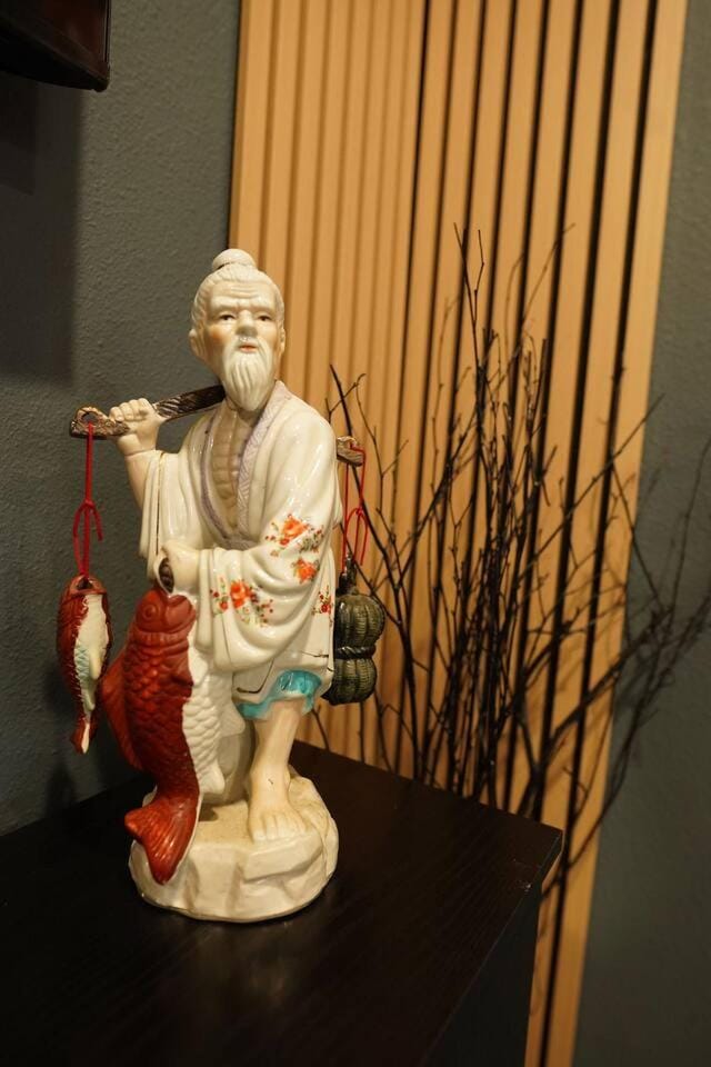 Moody Japandi Hideaway | Stylish 1BR near Downtown Apartment in Dallas