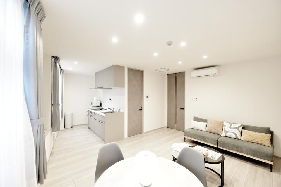 Room 203 Modern 2LDK,Near Namba,15min to Dotonbori,WiFi Apartment in Osaka