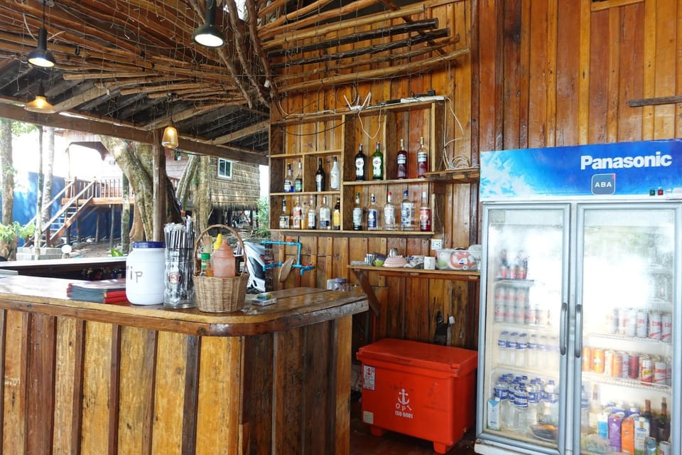 Lounge or bar, minibar