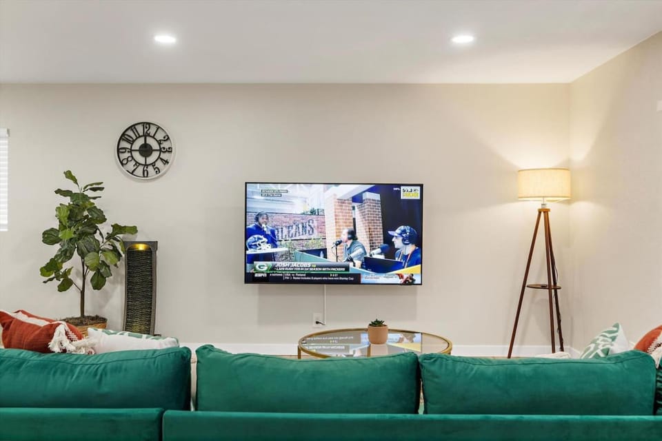 Kennewick 4BR&2BA Calm Zen Retreat, Convenient to Downtown, Shopping & Convention Center House in Kennewick