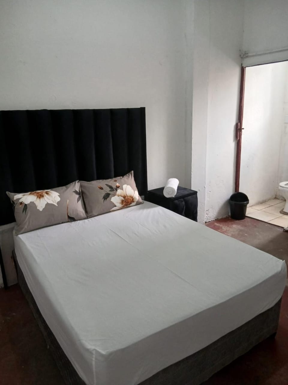 THEMBAGUESTHOUSe Bed and Breakfast in Gauteng
