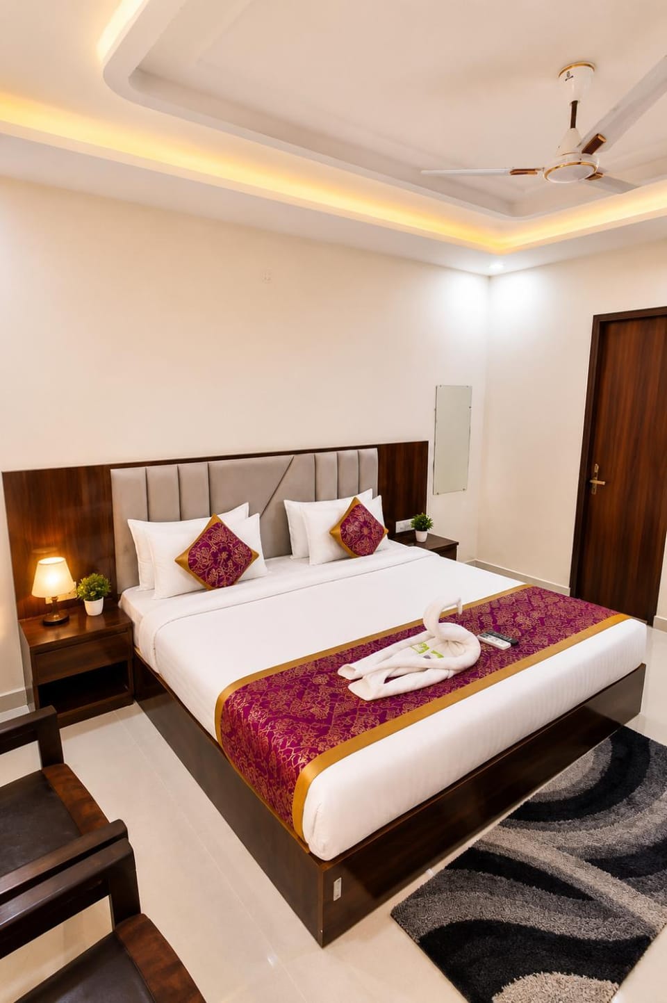 Hotel Urban Grand RD - Vrindavan Bed and Breakfast in Agra