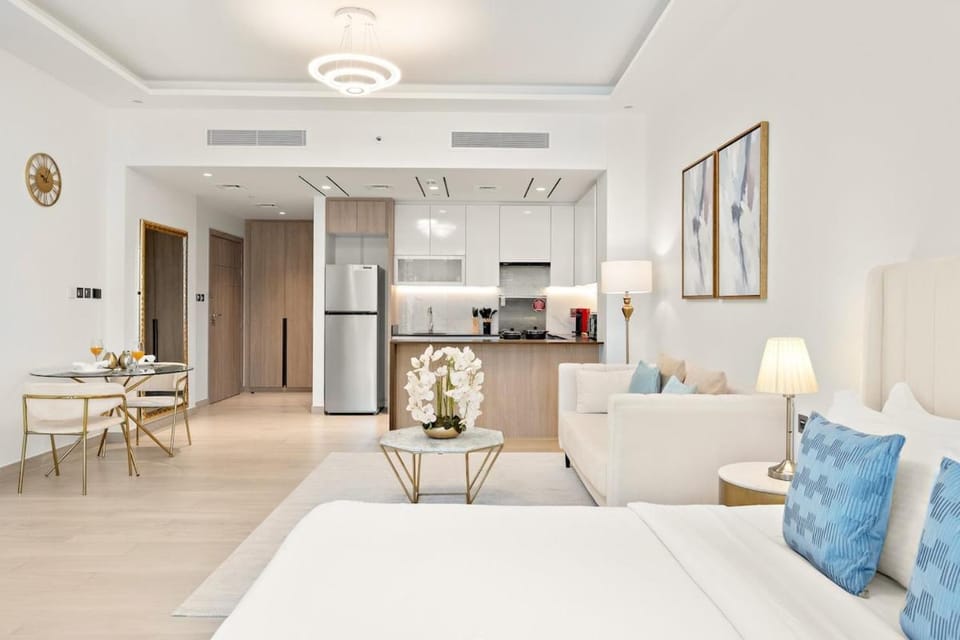 FIRST CLASS Studio Luxury Lake View Living Apartment in Dubai