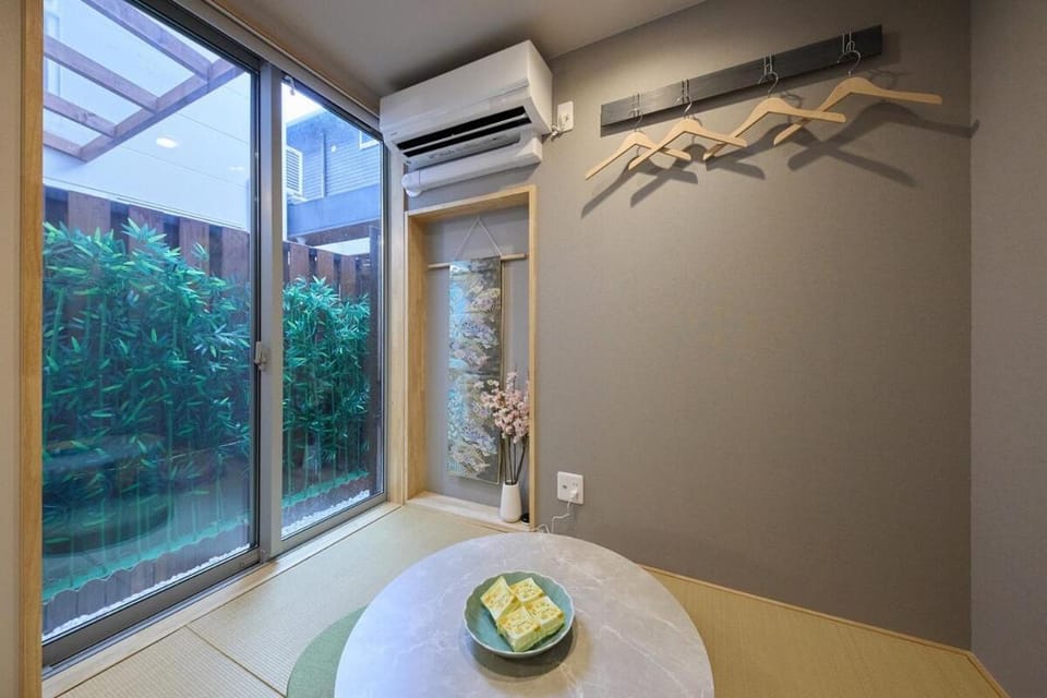 KIX直通 E-NA 大福 Daifuku 大阪 一棟貸切 家族&子供 最大8名Direct from KIX Private House for up to 8 Guests Entire house rental Apartment in Osaka