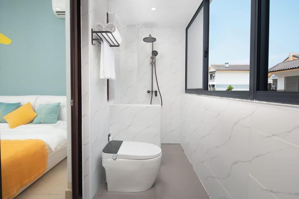 遇海见棠设计美宿 Bed and Breakfast in Sanya