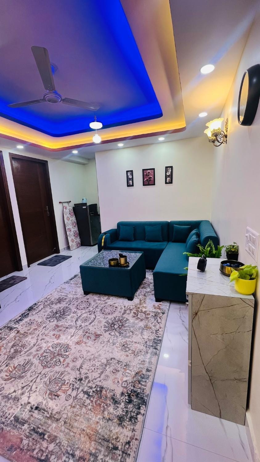 Qazi's Urban Bliss - 2BHK Delhi Apartment in New Delhi