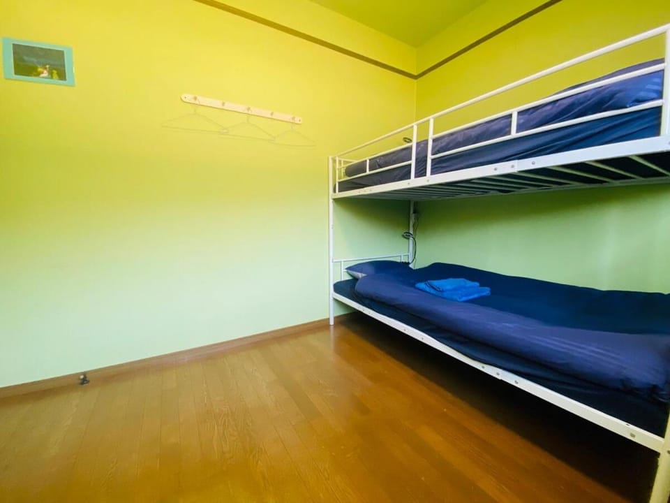 Guest House 楽風 Bed and Breakfast in Japan