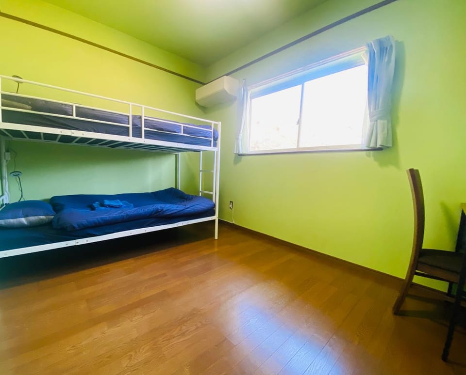 Guest House 楽風 Bed and Breakfast in Japan
