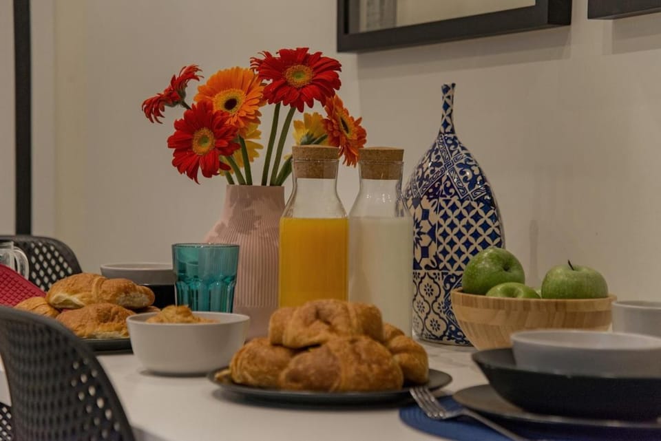 Stylish flat close to Acropolis Livingstone Kyanit Apartment in Athens