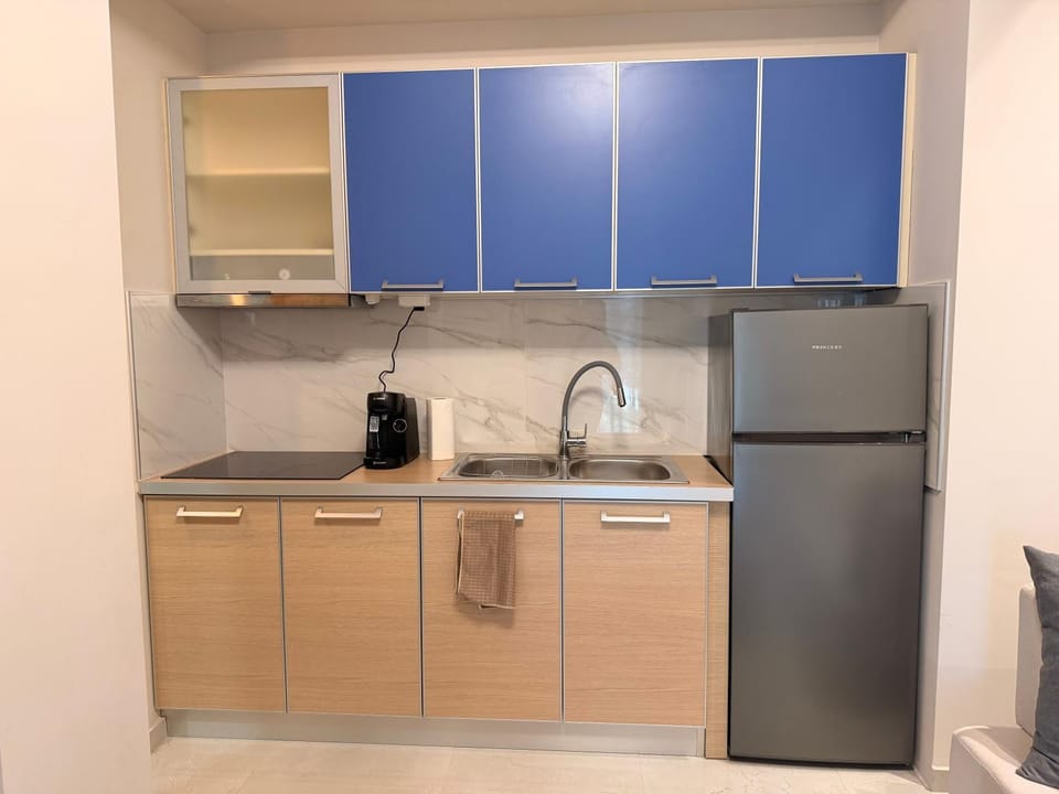 Aggelos Rooms 1 Bed and Breakfast in Volos