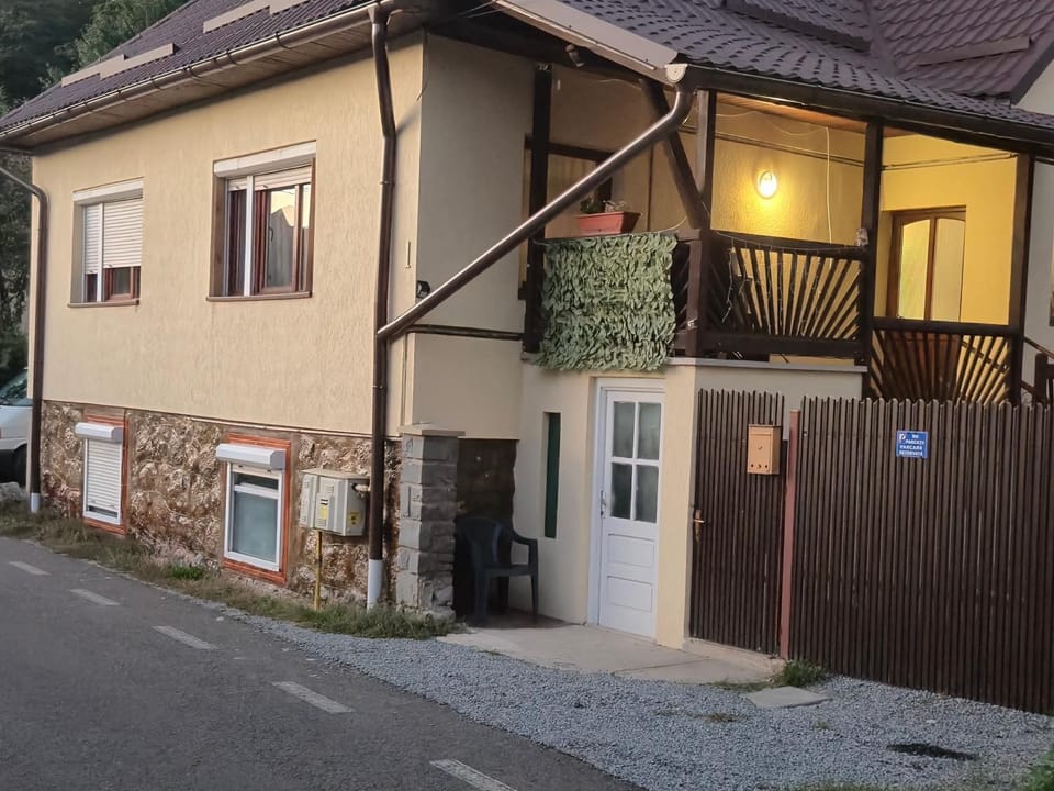 Property building, Street view