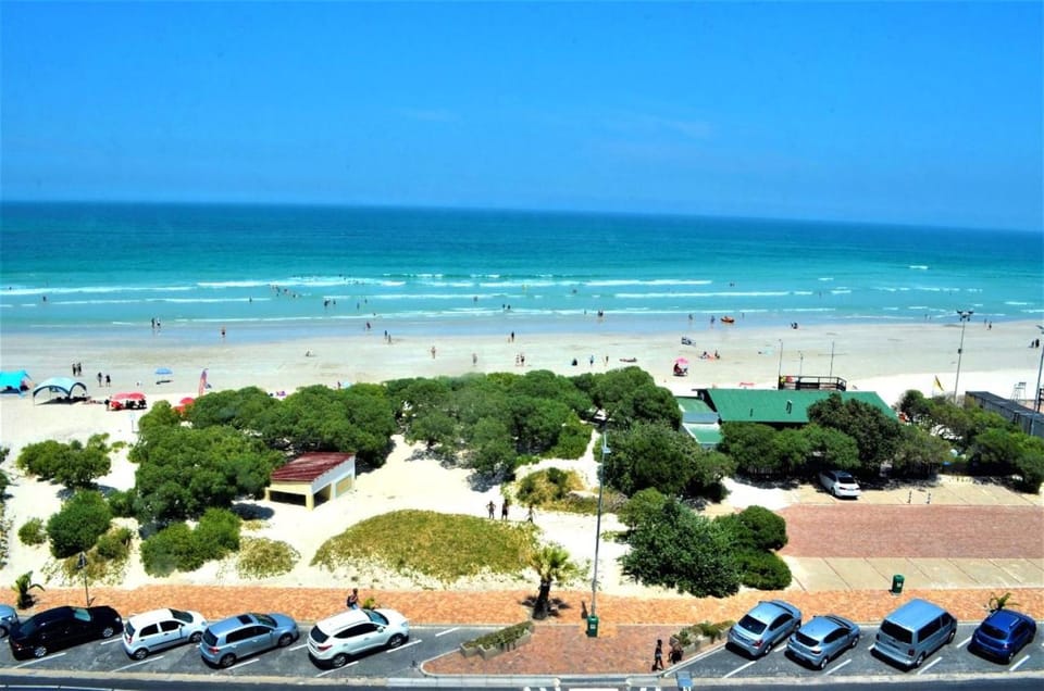 Sea view, Street view