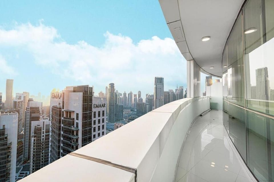 Luxury 1BR in 5star Hotel, 2 pools, Gym, Spa, Restaurants on site Apartment in Dubai
