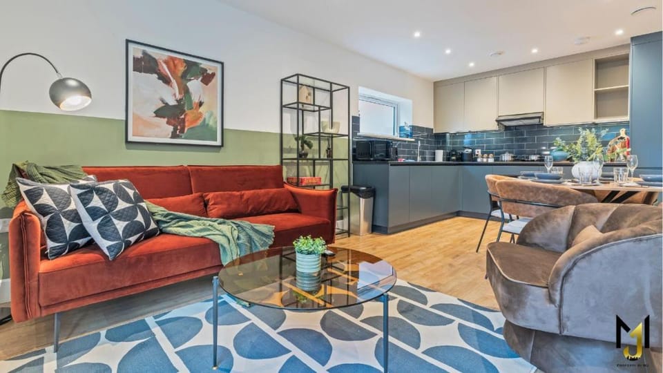 'Meridian Way' 2-Bed Premium Executive Apt F8 Apartment in Reading