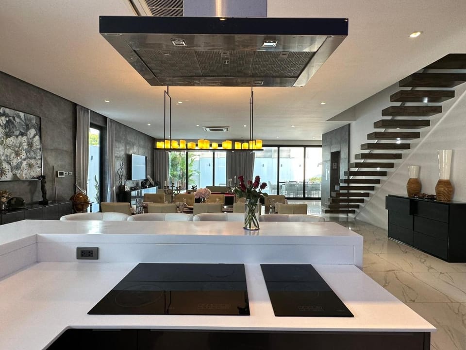 1600m Nearly Pattaya beach walkstreet elevator Villa Villa in Pattaya City