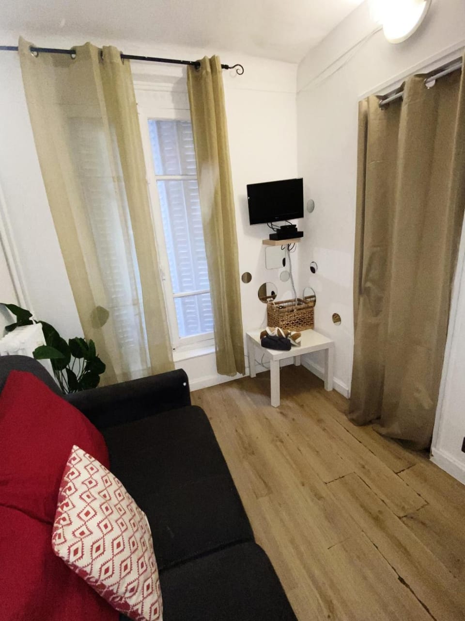 Top Studio Quartier Chic Proche Tour Eiffel Apartment in Paris