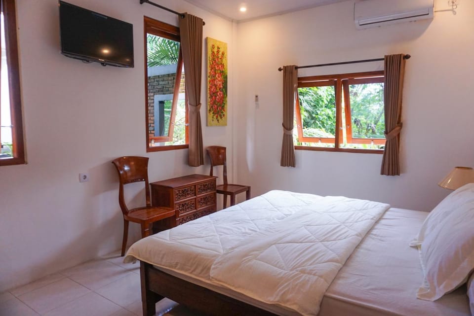 Bed, Bedroom, Entertainment, air conditioner
