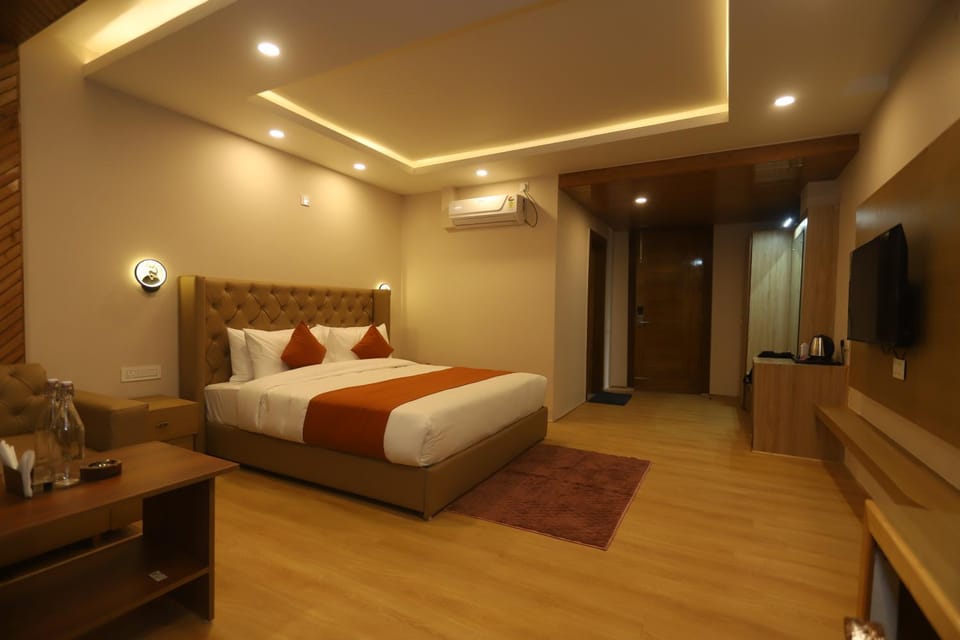 Bird's eye view, wardrobe