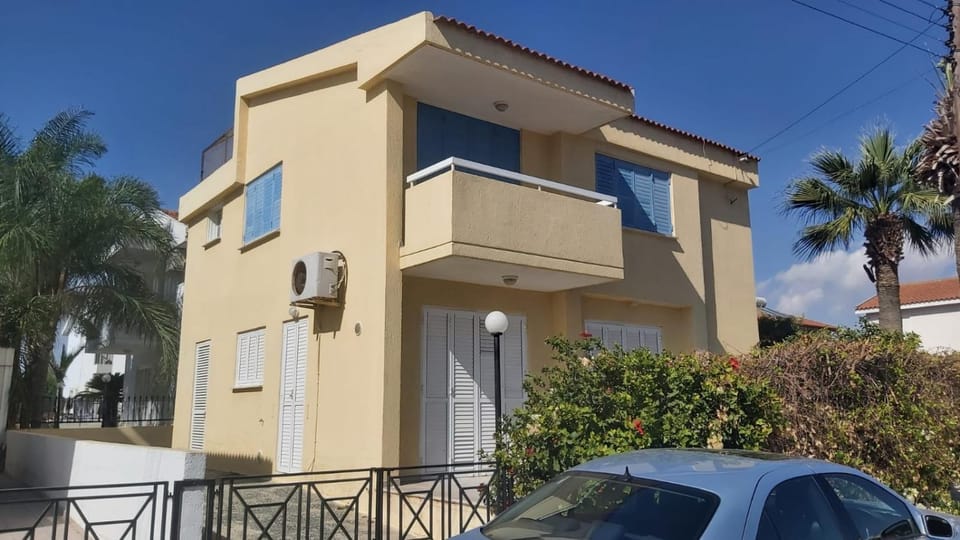 Sea breeze 4 bedroom villa Villa in Oroklini