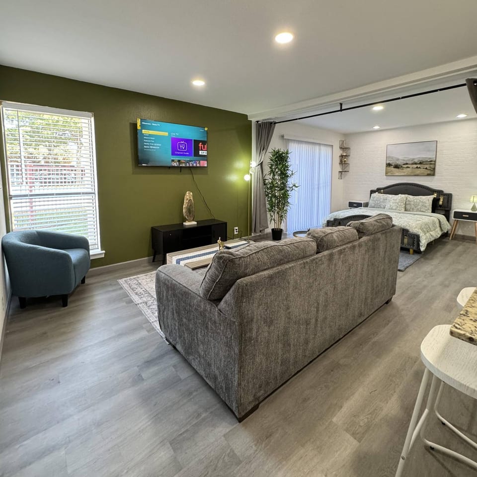 2-1 Dallas l FIFA READY l 5 Min from Love Field Apartment in Dallas