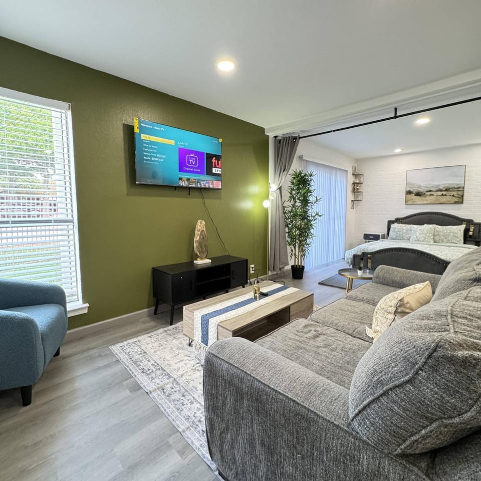 2-1 Dallas l FIFA READY l 5 Min from Love Field Apartment in Dallas
