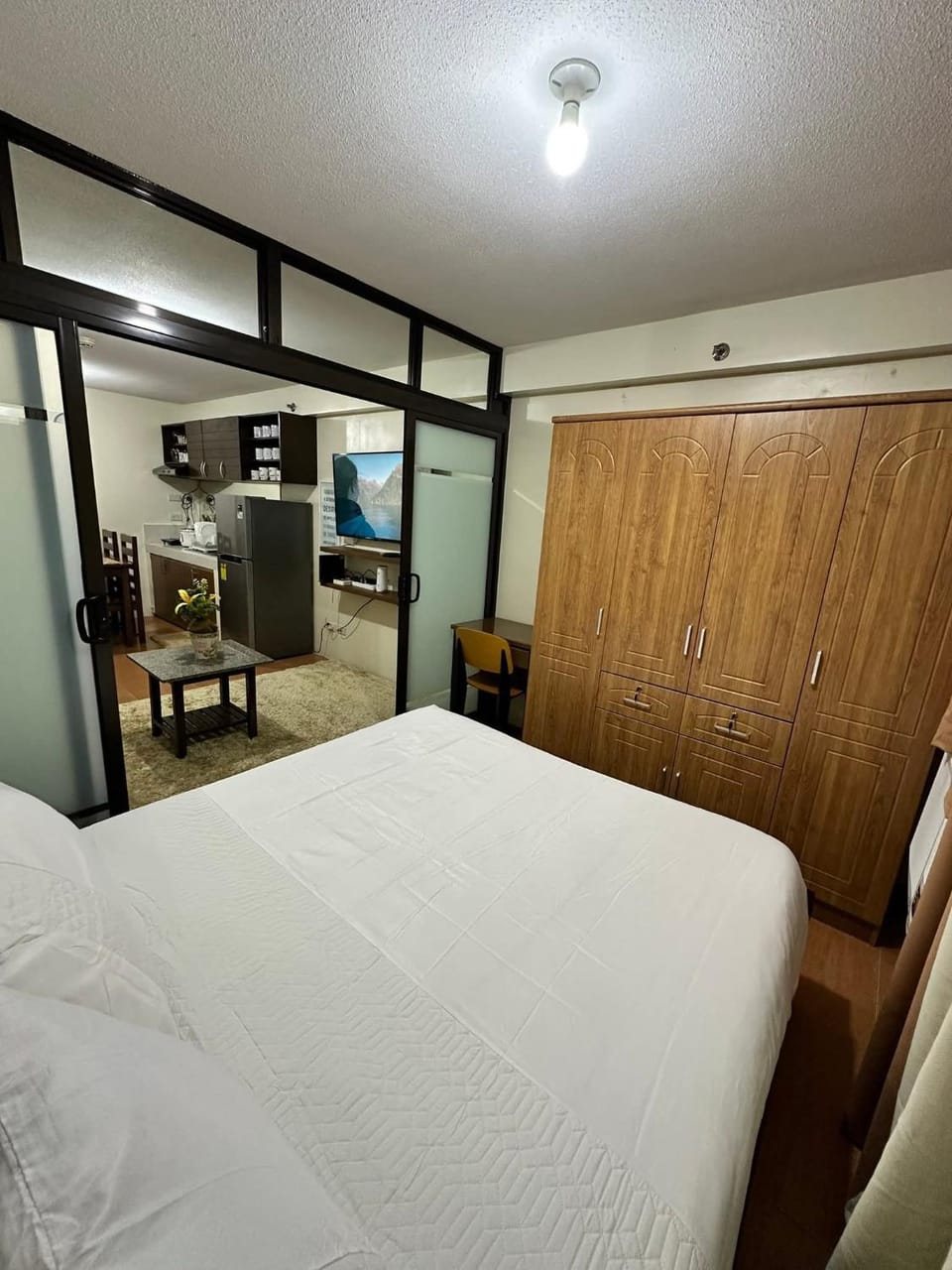 Staycation near SM Bicutan Apartment in Paranaque