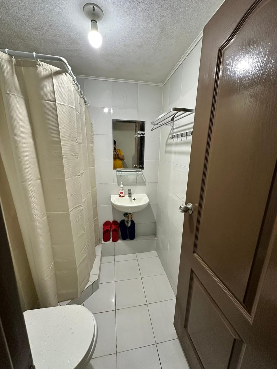 Staycation near SM Bicutan Apartment in Paranaque